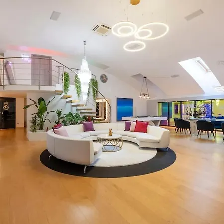 Apartmán Piscina Interna Privata E A