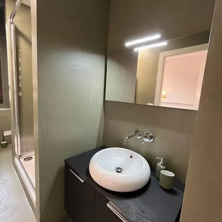 2 Bedrooms 2 Bathrooms And Ideal Subway Connection Milánó