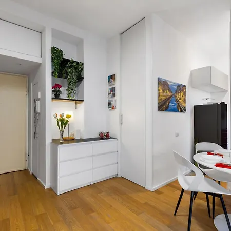 Life Elegant Penthouse With Terrace, Wi-fi Netflix, Subway 5 Min - Very Convenient Location * 米兰