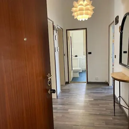 Spacious And Bright Close To Fiera And San Siro