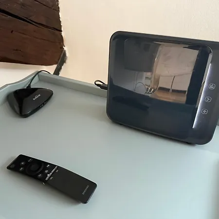 Sunny 2br Penthouse Near Μιλάνο