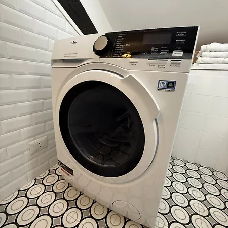 Attico Luminoso Vicino Stazione Casa de Férias