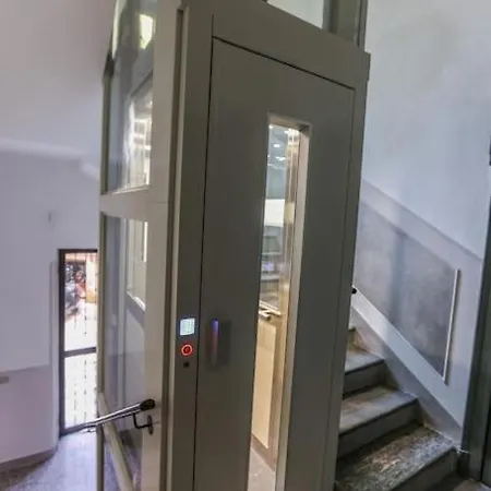 Attico Luminoso Vicino Stazione Casa de Férias Milão