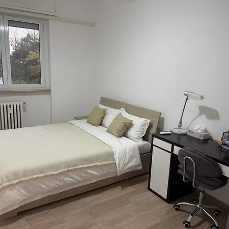 Apartament Spacious 3br Flat Bignami