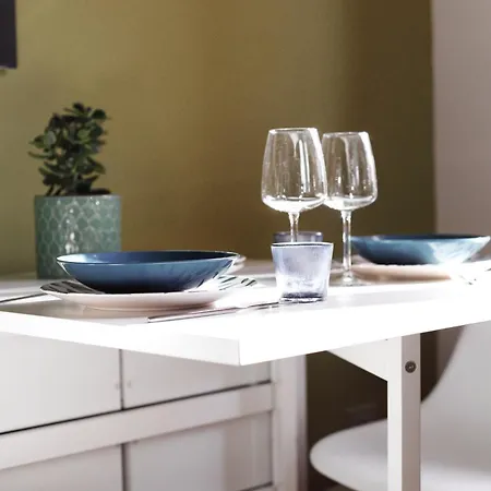 View, Elegant In Milan's Rooftops Apartman