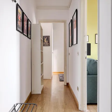 Apartman View, Elegant In Milan's Rooftops
