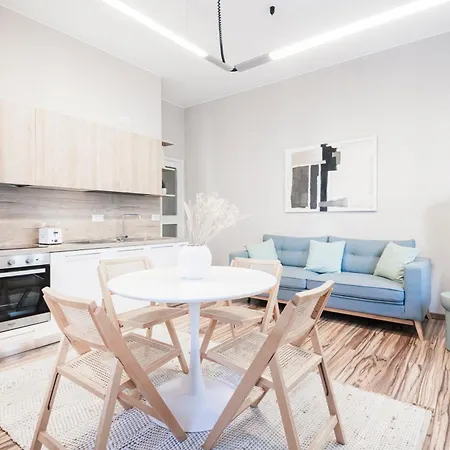 Apartment Easylife - Elegant 3 Mins From Duomo