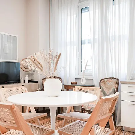 Easylife - Elegant 3 Mins From Duomo * Milan
