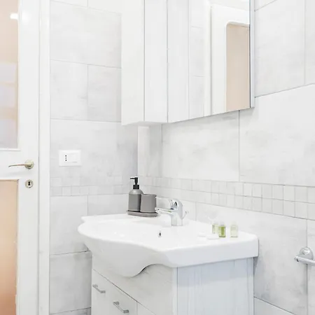 Apartment Easylife - Elegant 3 Mins From Duomo *