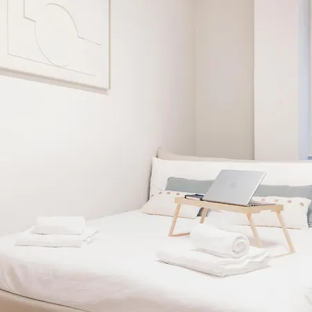 Easylife - Elegant 3 Mins From Duomo Apartment *