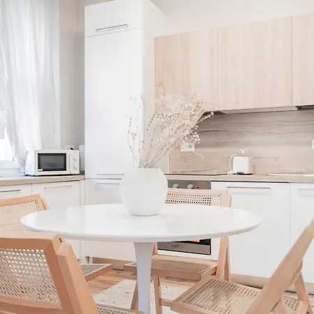 Apartment Easylife - Elegant 3 Mins From Duomo Milan