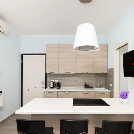 Casa Azzurra -central Station-free Luggage Storage *