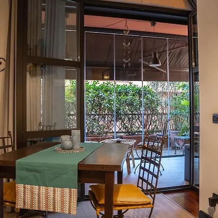 Greengardensuite, Station Apartmán