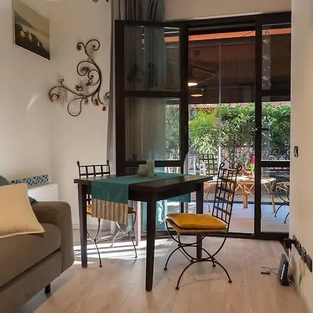 Apartmán Greengardensuite, Station *