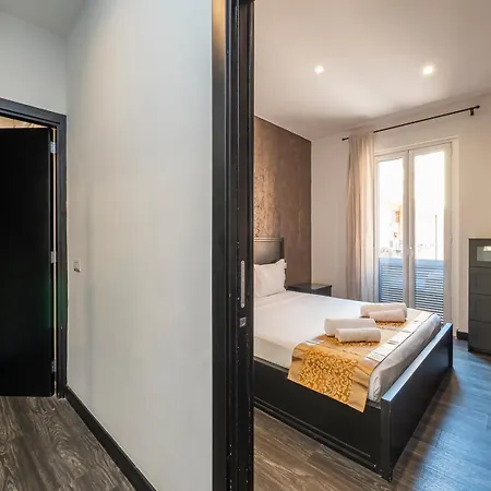 Xenia - Spacious Four-room In Moscova Apartmán *