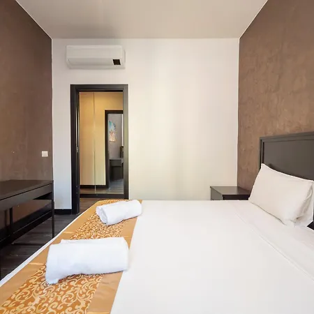 Xenia - Spacious Four-room In Moscova Lägenhet *