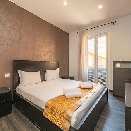 Xenia - Spacious Four-room In Moscova Apartmán