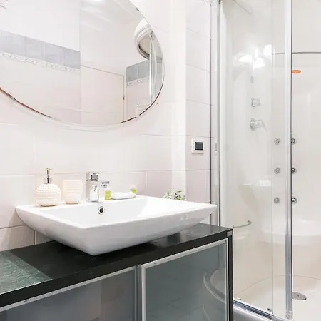 Apartment Easylife - Pearl With Balcony On Ticinese District *