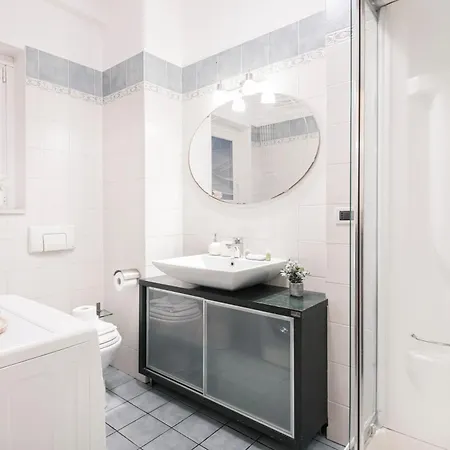 Apartment Easylife - Pearl With Balcony On Ticinese District *