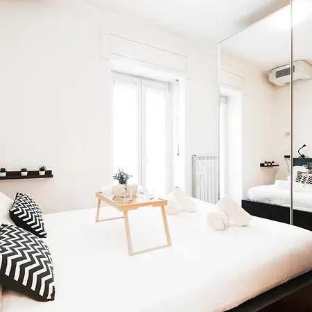 Easylife - Pearl With Balcony On Ticinese District Apartment