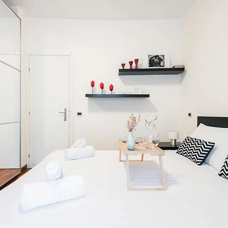 Apartment Easylife - Pearl With Balcony On Ticinese District *