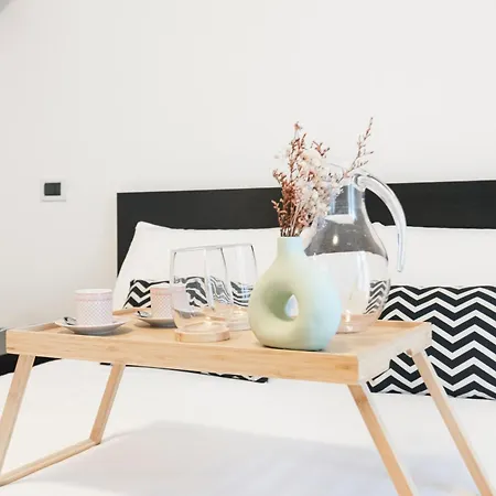 Easylife - Pearl With Balcony On Ticinese District Apartment