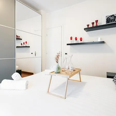 Apartment Easylife - Pearl With Balcony On Ticinese District *