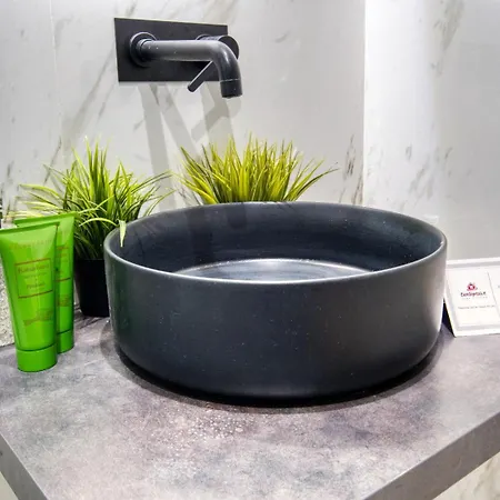 Guesthost - Casa Alexandra