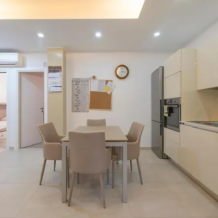 I Host - Della Torre 9 Appartement *