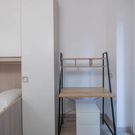 Apartament I Host - Della Torre 9 *