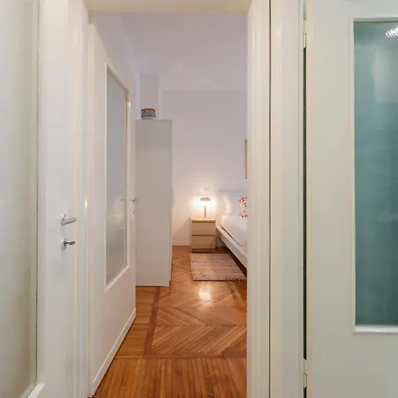 I Host - Monza 32 Apartment