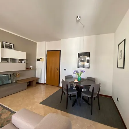 Bright Flat Prada District Milano