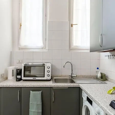 Stazione 7 Minutes By Walk Modern Luxury شقة *