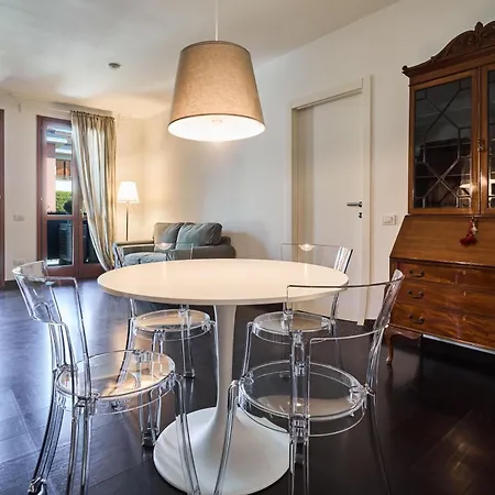 Deluxe Navigli Apartmán *