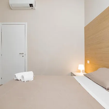 Appartement Torre Di Nolo - Metro Station Turro M1 Milaan