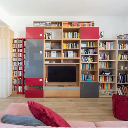 Spacious & Stylish 1-bedroom With Terrace *