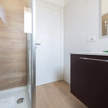 Spacious & Stylish 1-bedroom With Terrace ミラノ