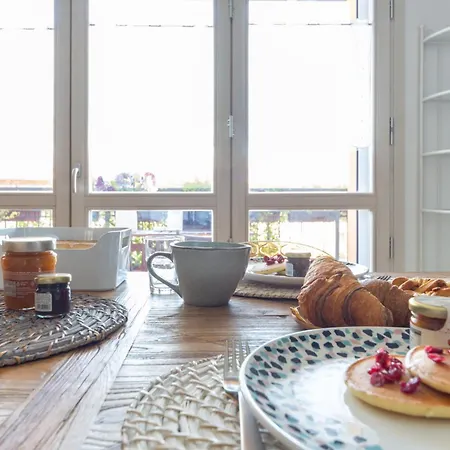 Spacious & Stylish 1-bedroom With Terrace