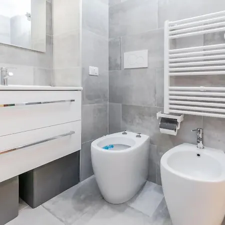 Elegante Pied-a-terre Stile & Comodita A * מילאנו