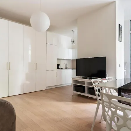 Fifty Eight Duomo Mediolan