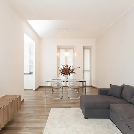 Apartment Portaromana Tres Chic Milan