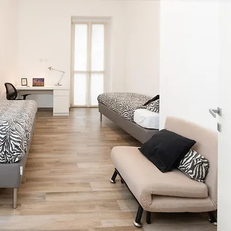 Apartment Portaromana Tres Chic