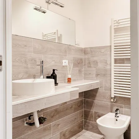 Just Urban - In The Center - Duomo 4 Min M1 Lejlighed *