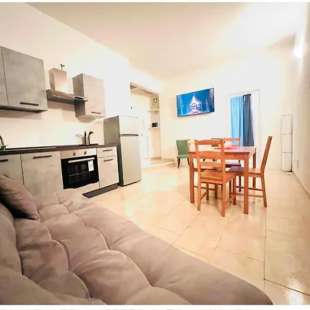 New In City Very Confortable Daire