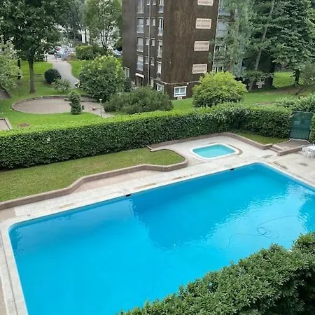 Artsy Flat With Shared Pool *