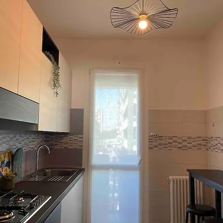 Apartment Artsy Flat With Shared Pool *