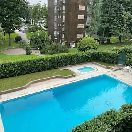 Apartment Artsy Flat With Shared Pool