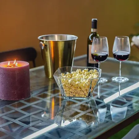 Duomo - Jacuzzi E Terrazzo - Cinema - Free Parking - Gym Milan