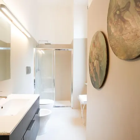 Garibaldi Center Apartment *
