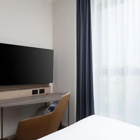 Courtyard By Marriott Linate מלון מילאנו